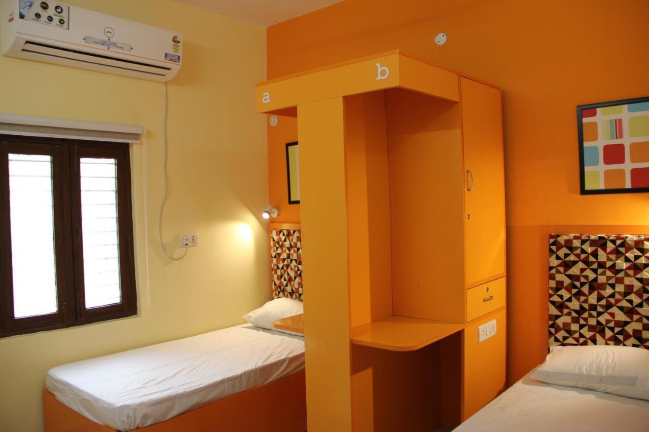 Backpackers Den Hostel ลัคเนา ภายนอก รูปภาพ