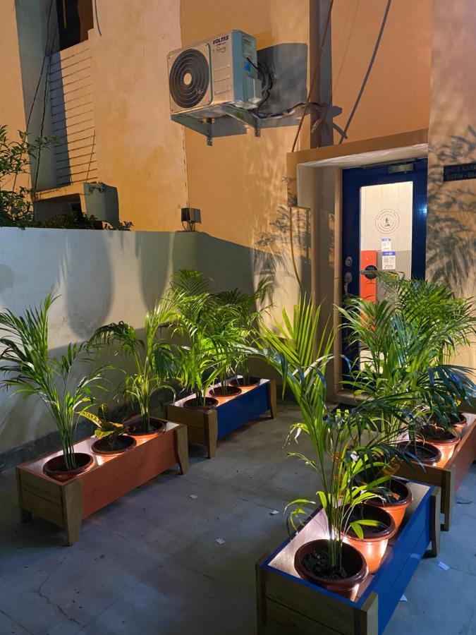 Backpackers Den Hostel ลัคเนา ภายนอก รูปภาพ